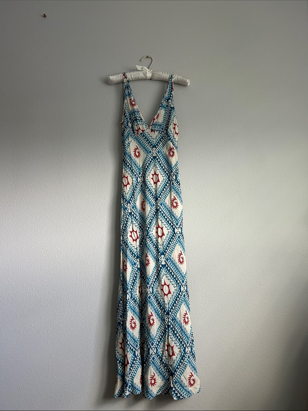 VRG GRL Sleeveless Blue & White V Neck Maxi Dress with Geometric Print - Picture 5 of 15